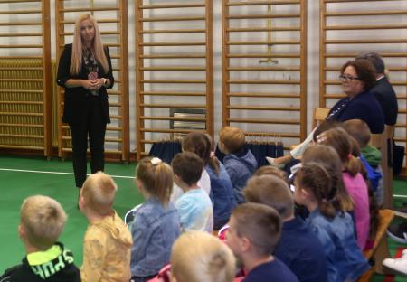 PRVOŠOLČKI BEGUNJE 09 FOTO LJUBO VUKELIČ